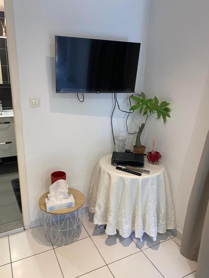 Studio - Carre De Soie Vaulx En Velin Εξωτερικό φωτογραφία