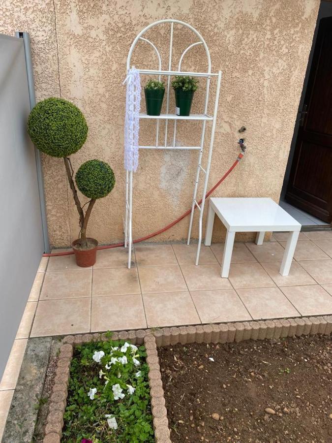 Studio - Carre De Soie Vaulx En Velin Εξωτερικό φωτογραφία